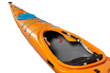 Low profile fast sea kayak for covering distance